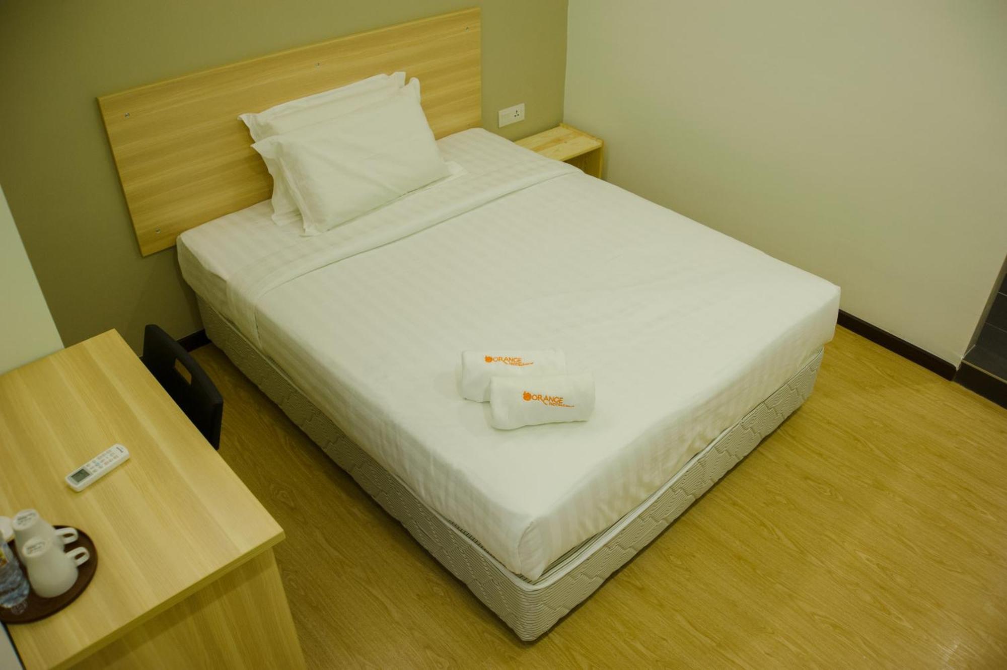 1Orange Hotel Sri Petaling Kuala Lumpur Room photo